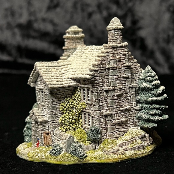 Lilliput Lane | Patterdale Cottage | Lakeland Christmas Collection - Picture 4 of 15